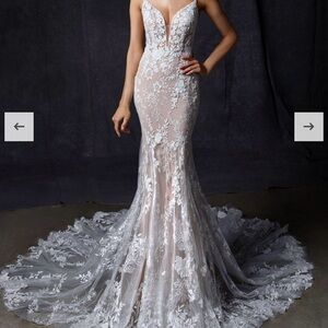 Enzoani Ora Lace Mermaid Wedding Dress
